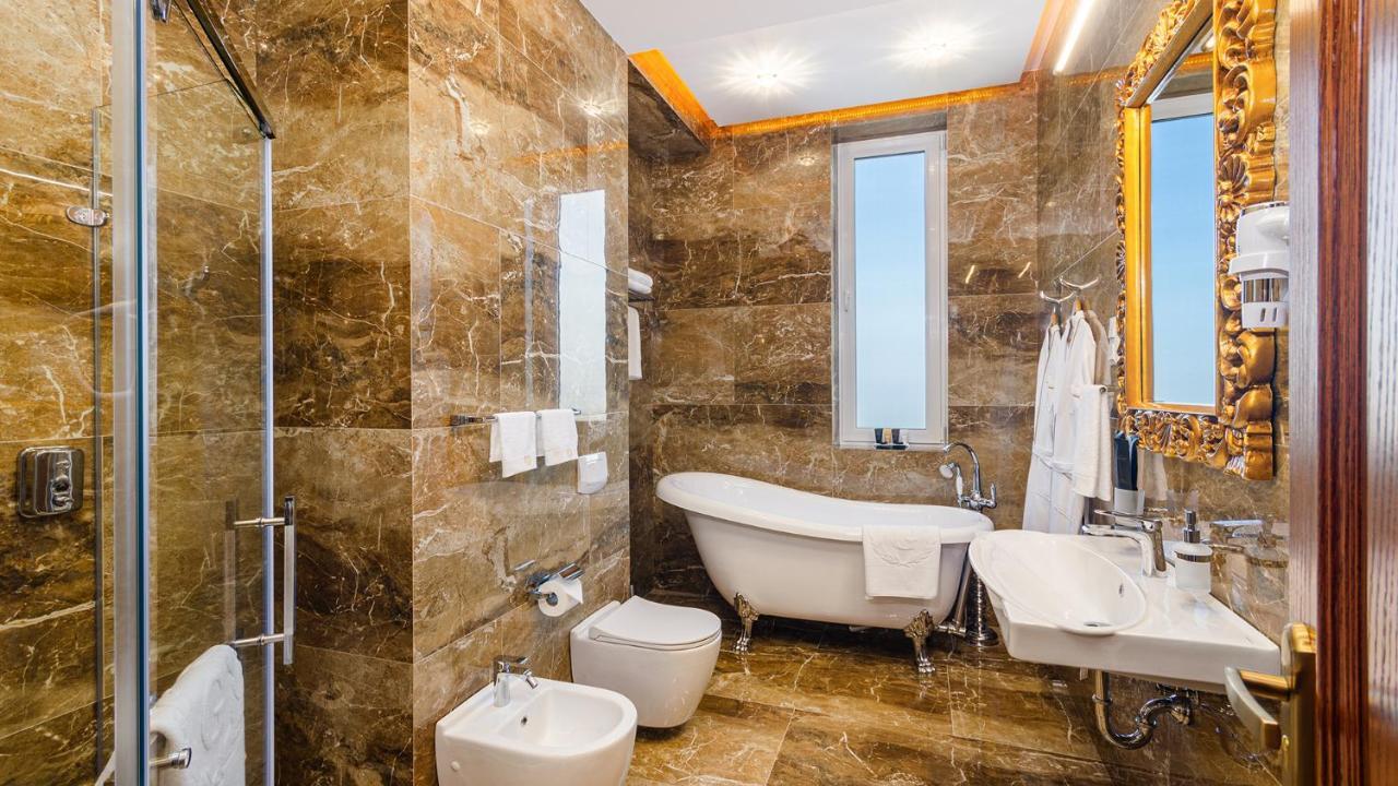 Gregory Boutique Hotel Kišiněv Exteriér fotografie Bathroom